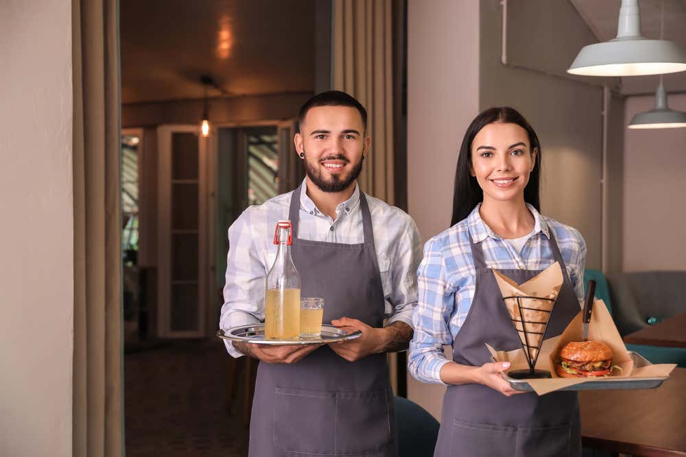 L'importanza della divisa nel servizio di sala: identità e riconoscibilità nel ristorante L'importanza della divisa nel servizio di sala: identità e riconoscibilità nel ristorante
